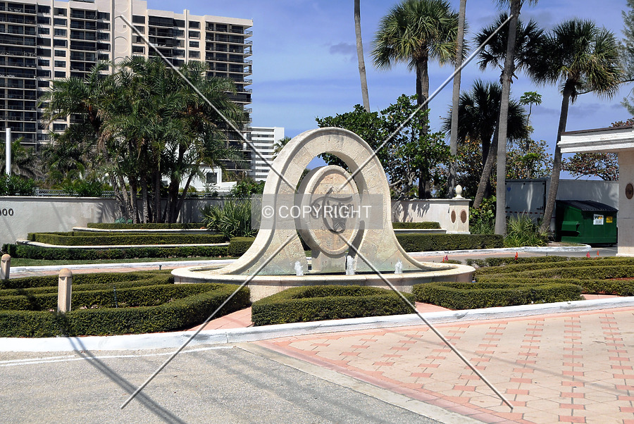 Tiara Condominiums by Jorge Molina