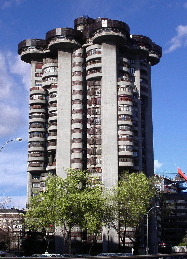 Torres Blancas by Cesar Serrano