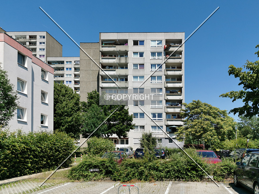 Heinrich-Plett-Straße 21-27 by Nephilim