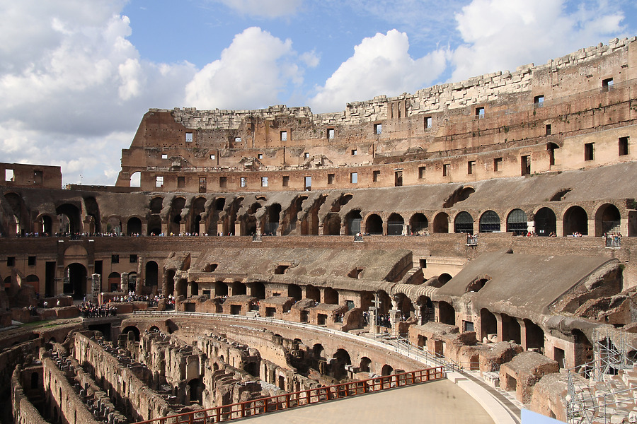 Colosseo by Michiel van Dijk
