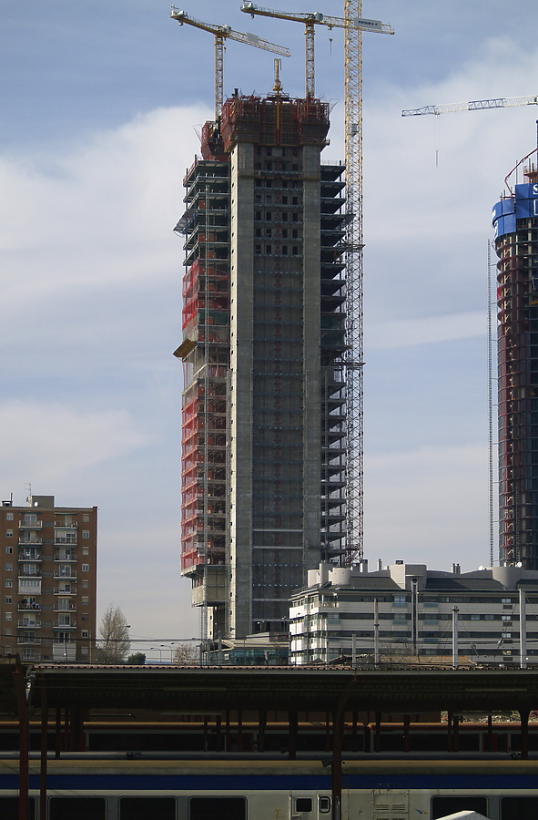 Torre Caja Madrid by Cesar Serrano
