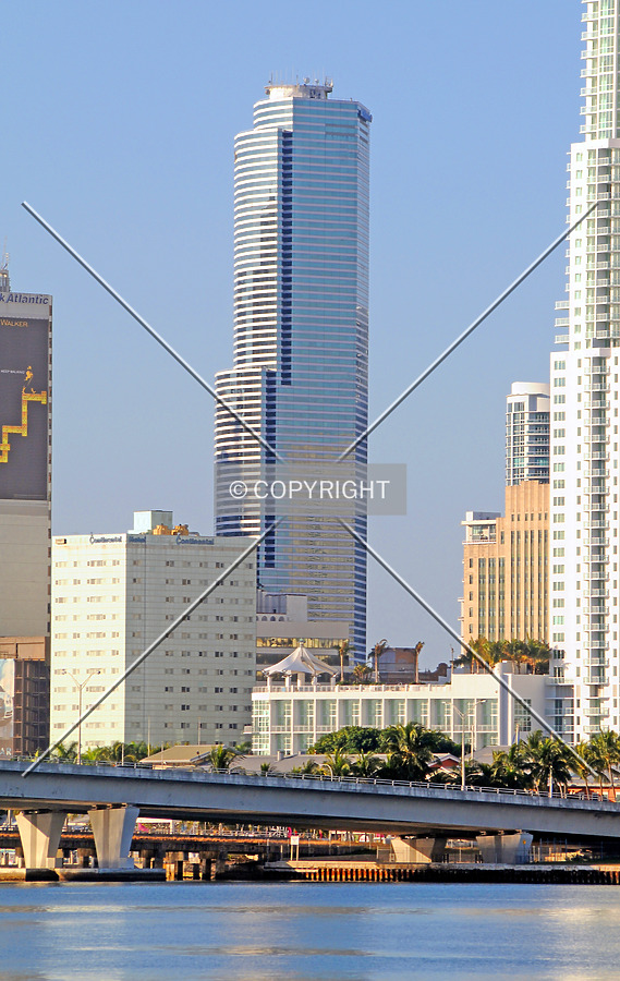 Miami Tower by Jorge Molina