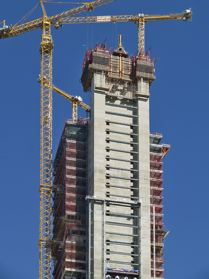 Torre Caja Madrid by Cesar Serrano