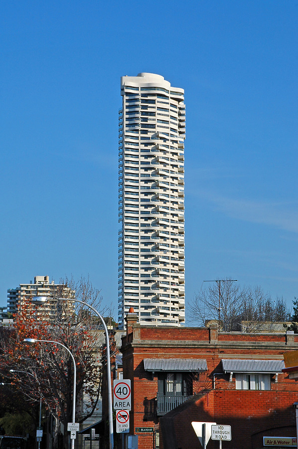 Horizon Apartments by John Bek