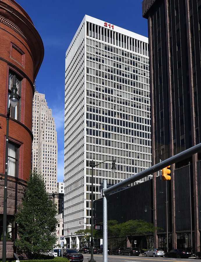 211 West Fort Street by John W. Cahill