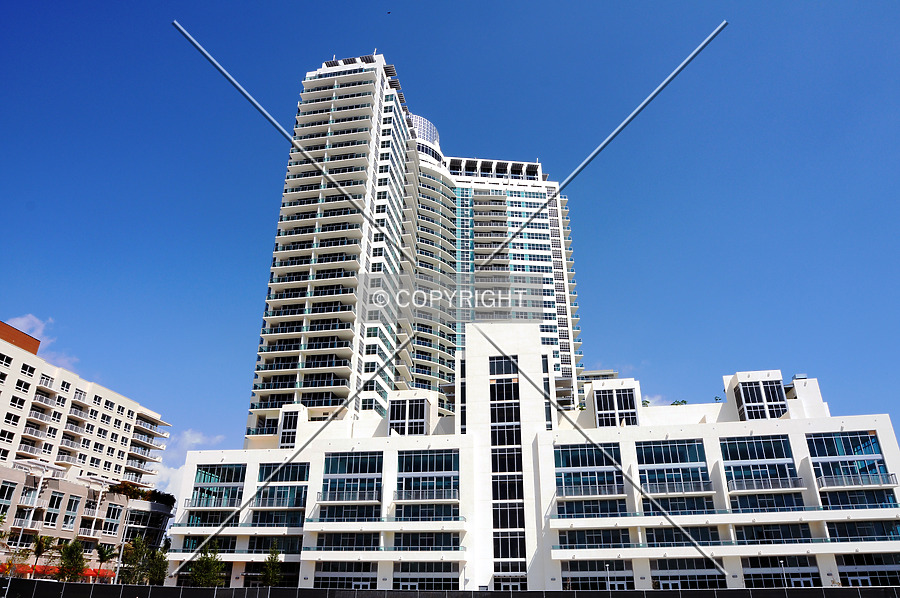 4 Midtown by Jorge Molina