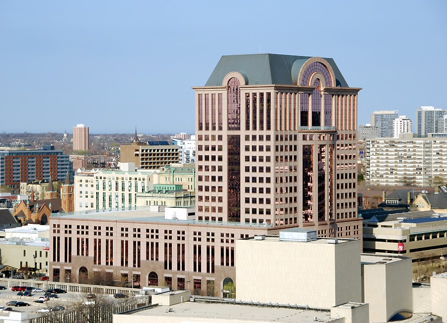 1000 North Water Street by Huopa