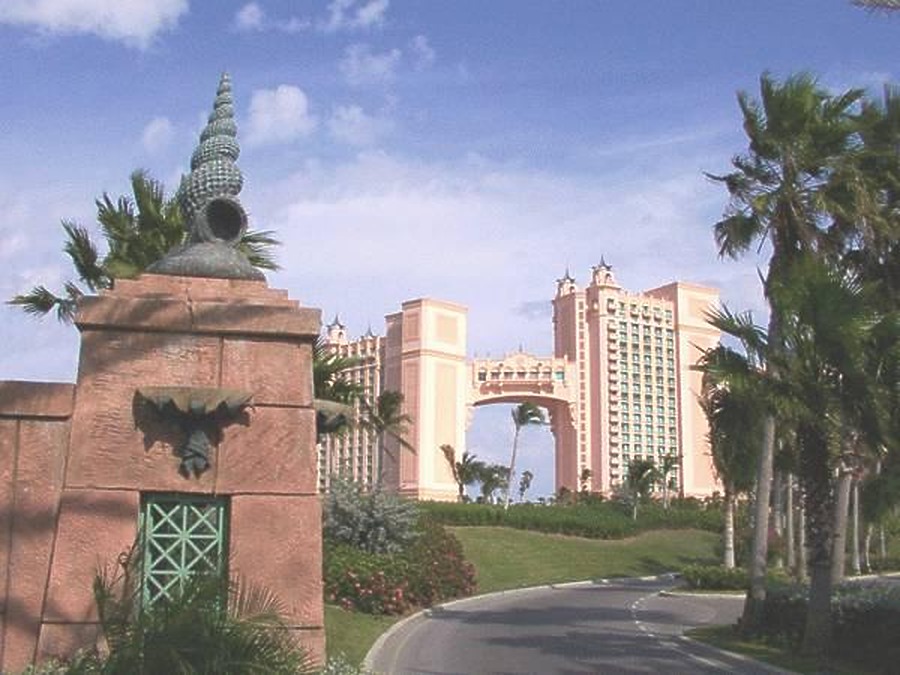 Atlantis Royal Tower East by Daniel Kieckhefer