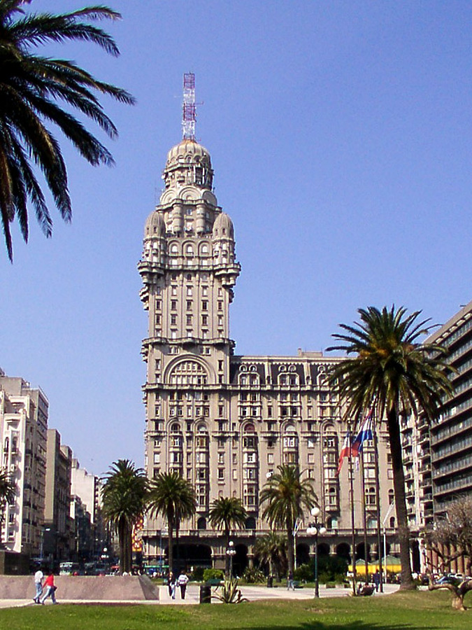 Palacio Salvo by Daniel Kieckhefer