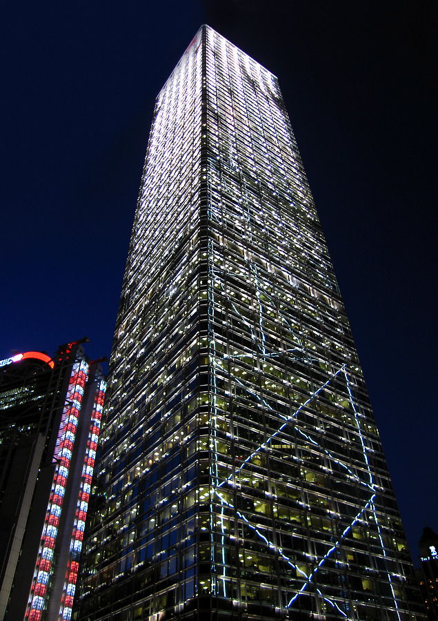 Cheung Kong Centre by Wilson Ling