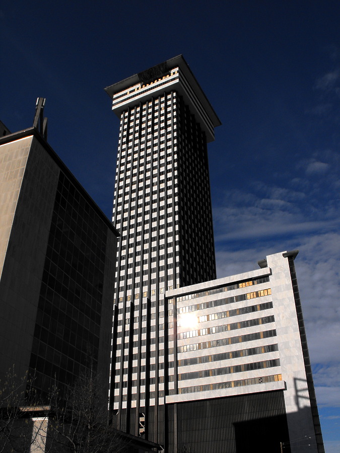 Plaza Tower by Rodney Gunn