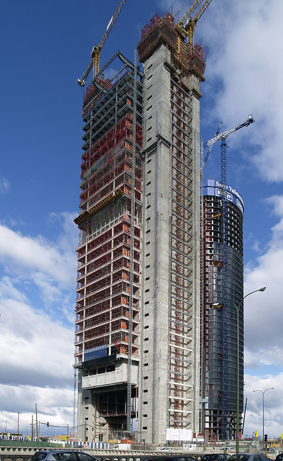 Torre Caja Madrid by Cesar Serrano