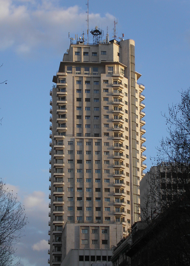 Torre de Madrid by Cesar Serrano
