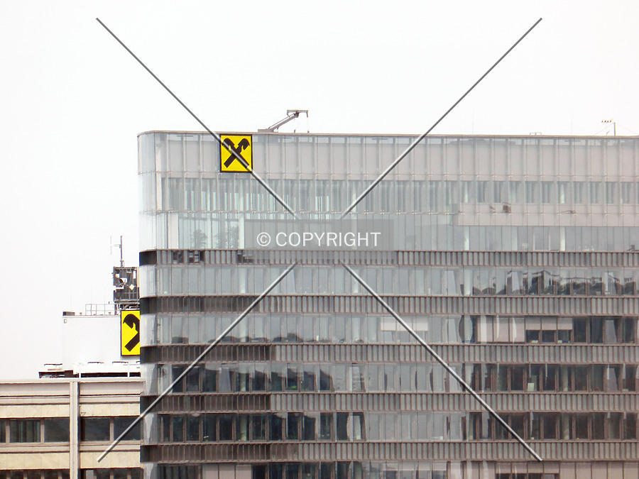 Raiffeisen-Holding Hochhaus by Nephilim