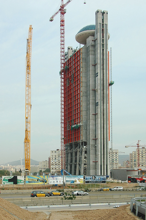 Hesperia Tower by David Guija