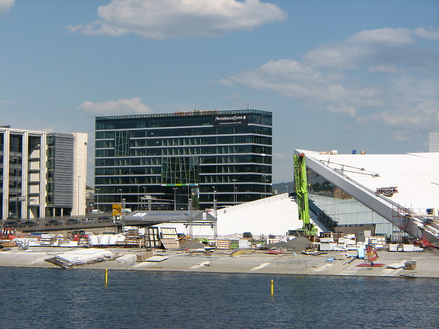 Dronning Eufemias gate 8 by Kjetil Balog