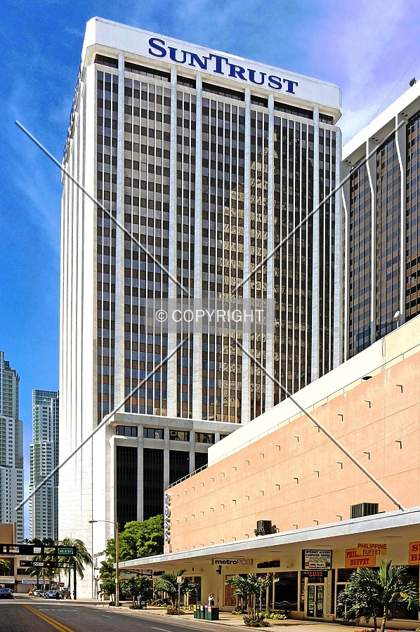 SunTrust International Center by Jorge Molina