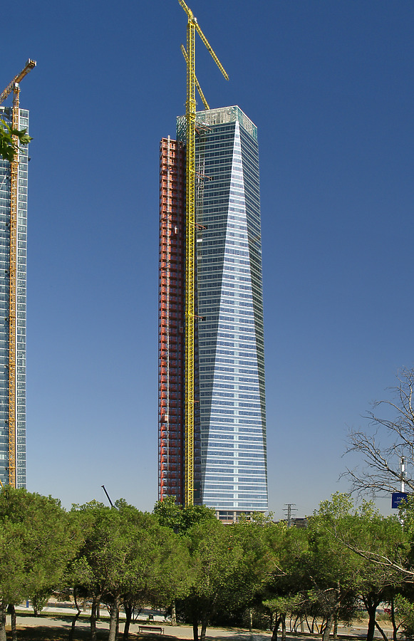 Torre de Cristal by Cesar Serrano