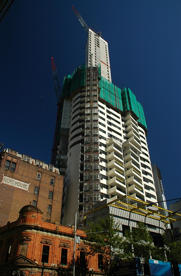 Meriton Tower by John Bek