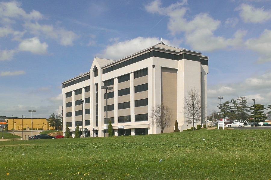 Auburn Park Building by Ryan Hildebrand