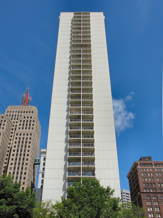 Kellogg Square Apartments by James Peacock