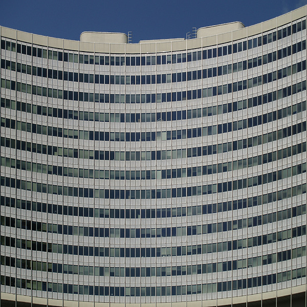 VIC Building D-E by Cesar Serrano