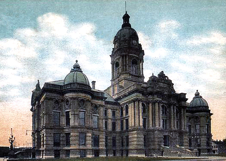 Old Vanderburgh County Courthouse by Lewellin Post Card Co.