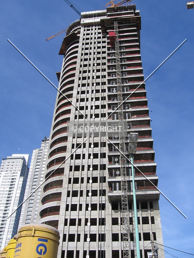 Torre Renoir 1 by Maximiliano Buono