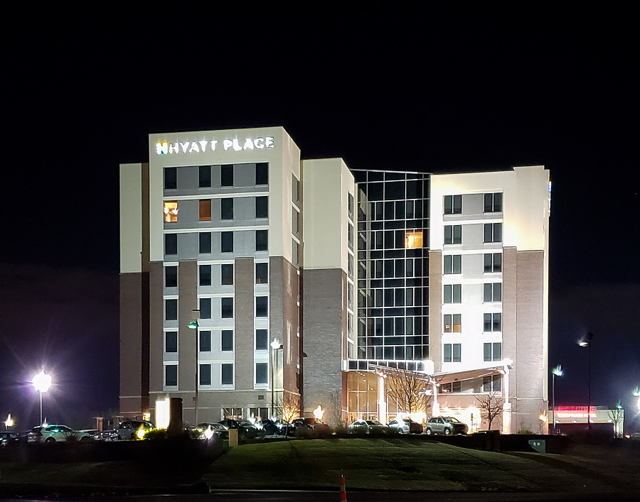 Hyatt Place Saint Louis / Chesterfield by Ryan Hildebrand