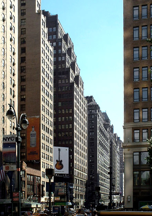 345 7th Avenue by John Cahill