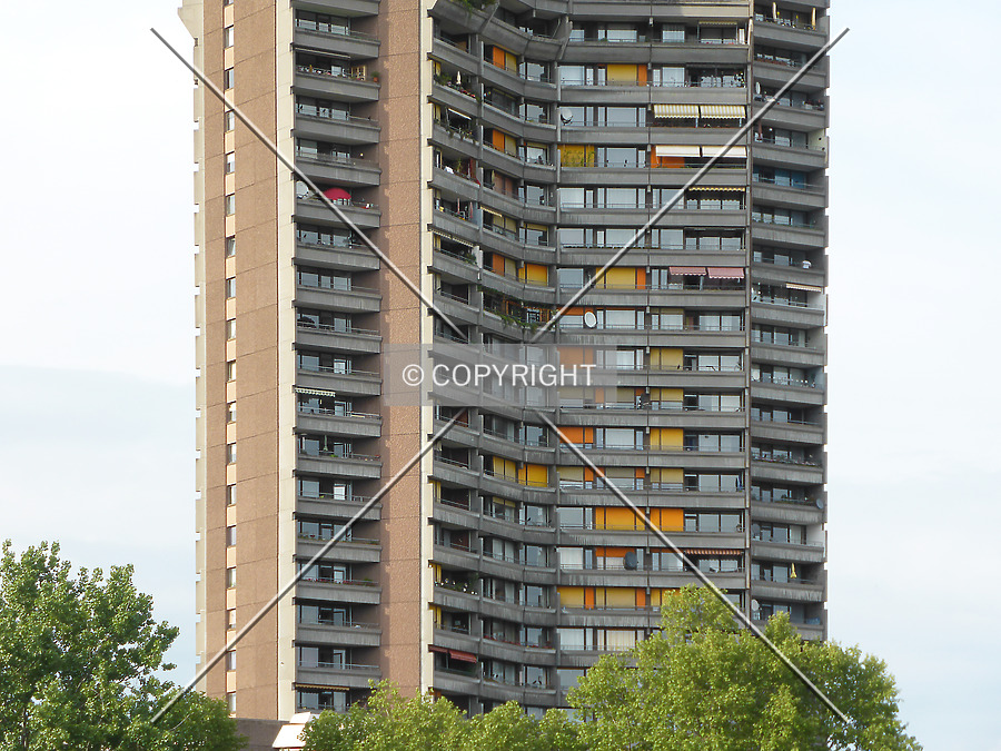 Neckarpromenade Wohnturm III by Nephilim