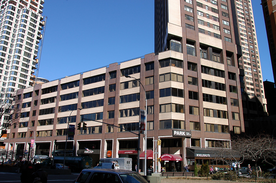 One Lincoln Plaza Apartments by Scott Murphy