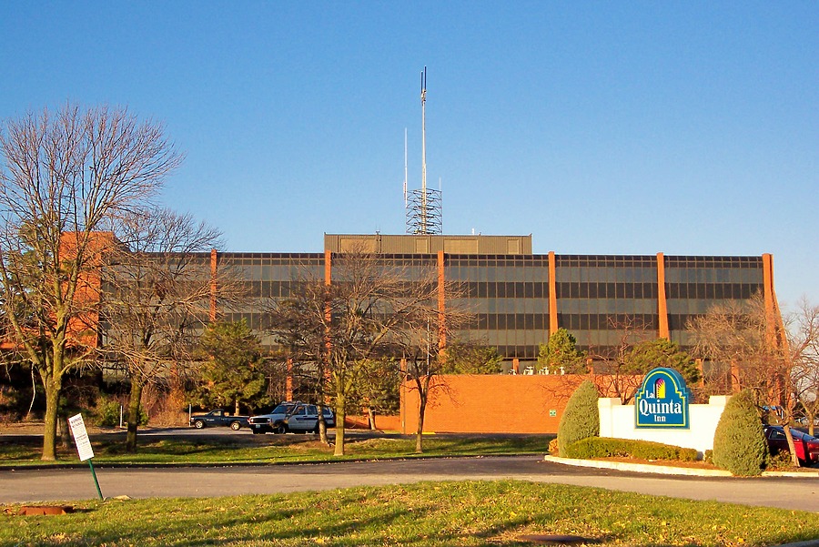 Boeing Building by Ryan Hildebrand