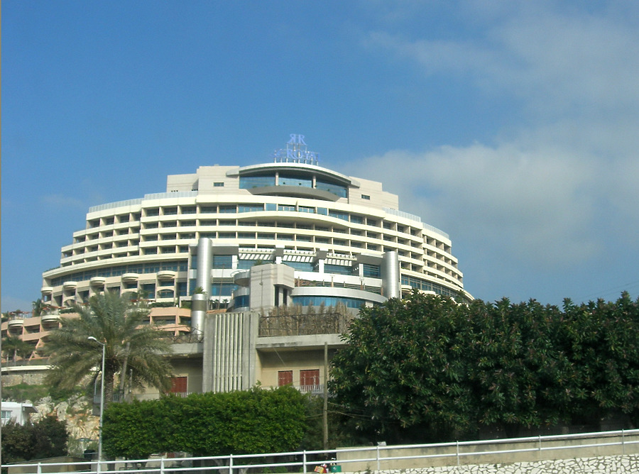 Le Royal Leisure Hills Hotel by Nareg Karamanoukian