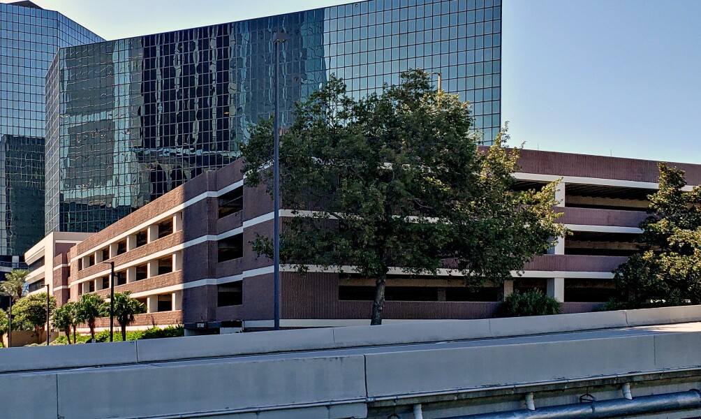 One Lakeway Parking Garage