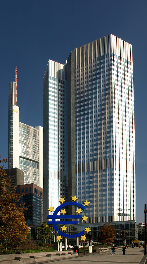 Bankgebäude BfG by Marshall Gerometta