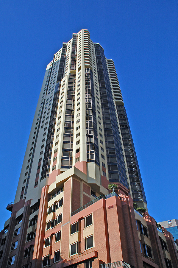 Quay West Apartments by John Bek