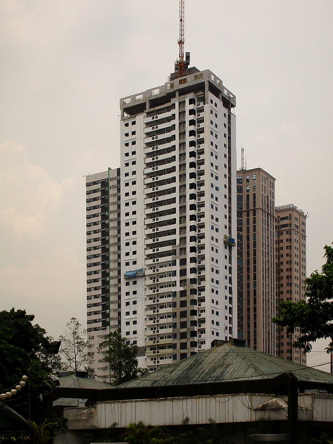 Regalia Park Tower 3 by Daniel Kieckhefer