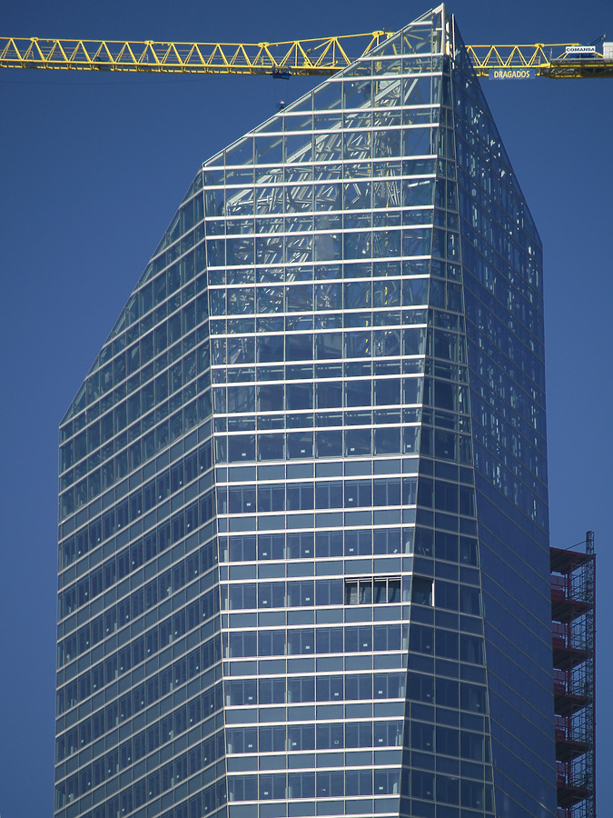 Torre de Cristal by Cesar Serrano