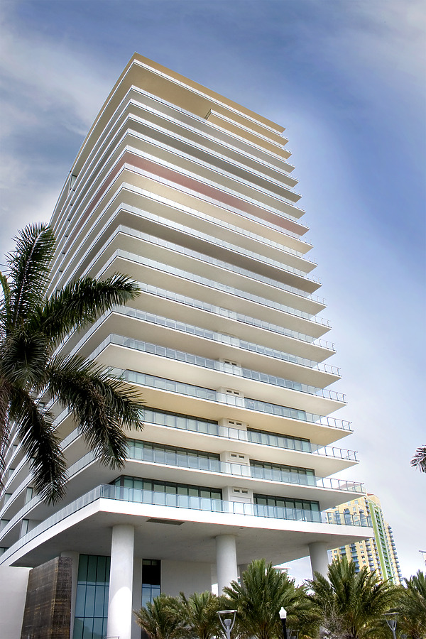 Apogee South Beach by Jim Schwartz