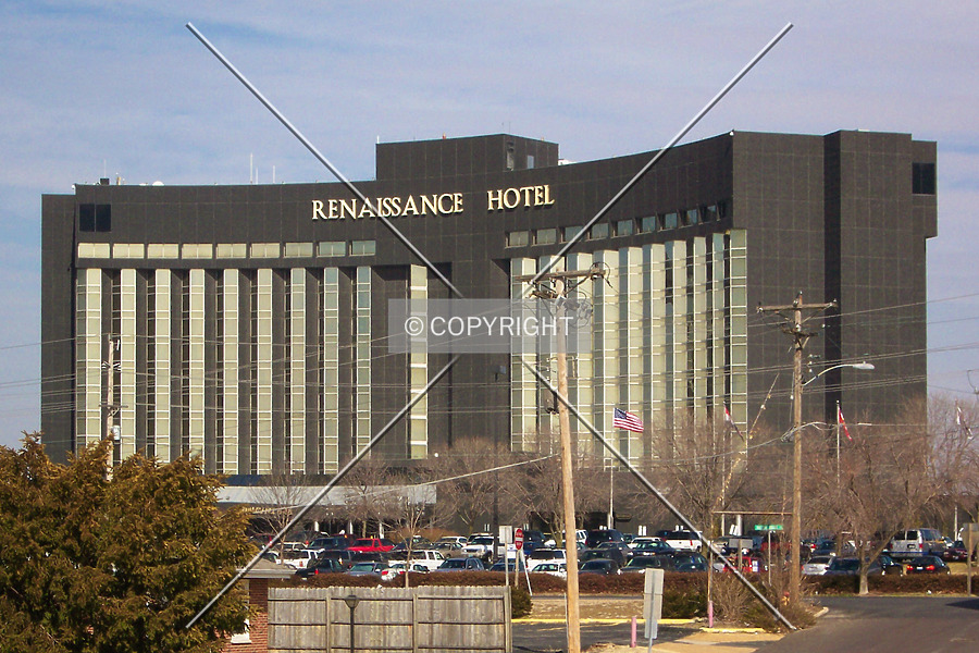 Renaissance Saint Louis Hotel Airport by Ryan Hildebrand