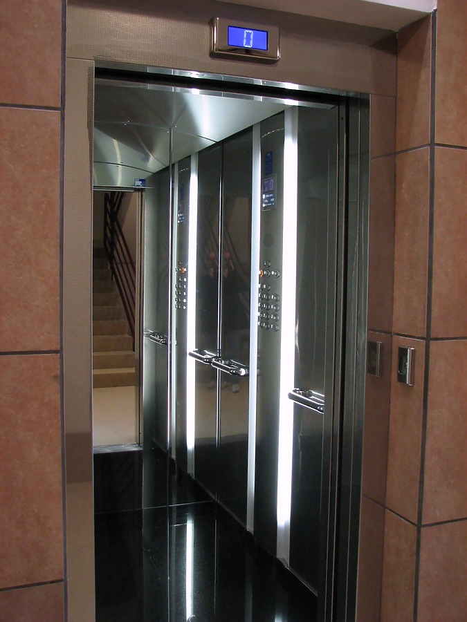 Centro Direzionale Torre 1 by Edoardo Marchetti