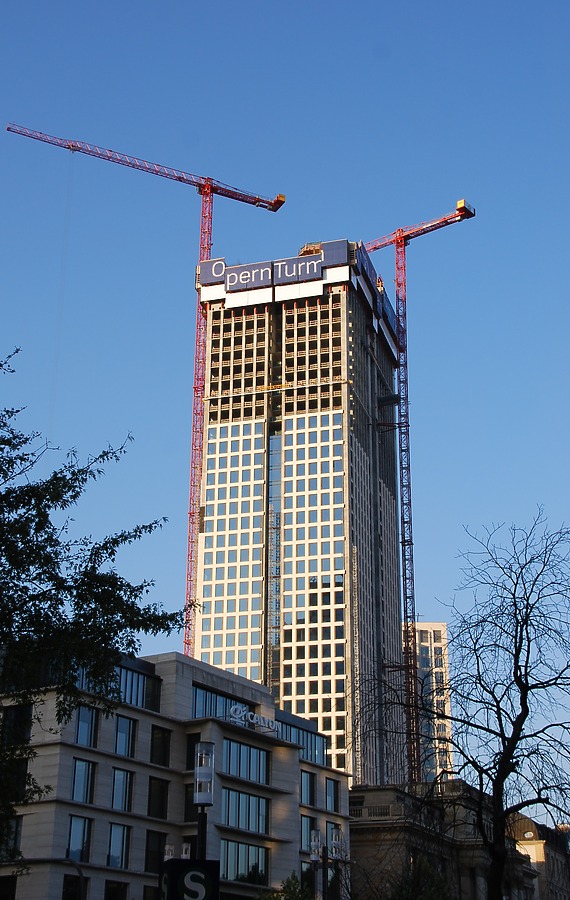 OpernTurm by Huopa