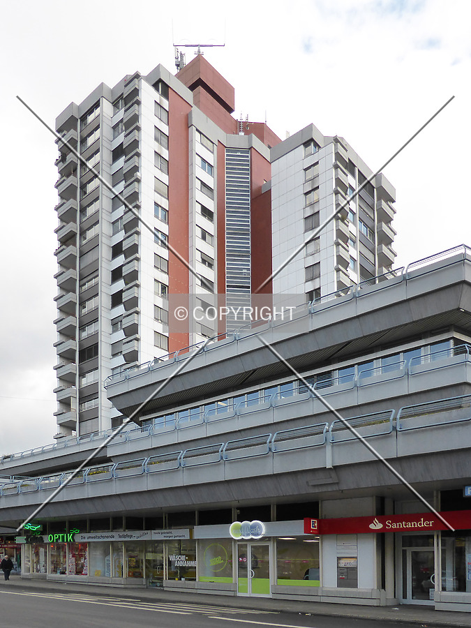 Straße der Republik 17-19 by Nephilim