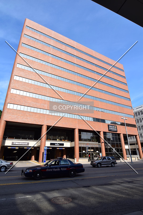 Calder Plaza Building by Emmanuel D.