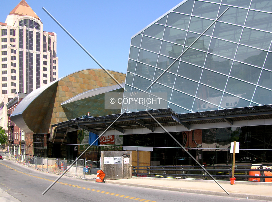 Taubman Museum of Art by Chris Patriarca