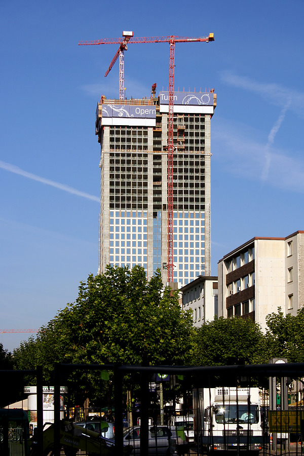 OpernTurm by Daniel Kieckhefer