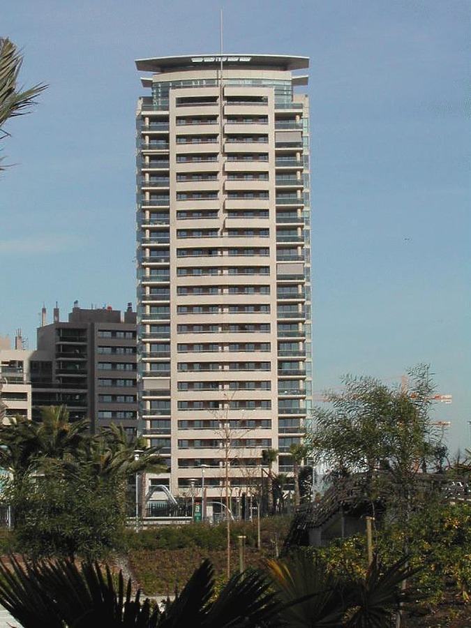 Illa del Llac 2 by David Guija