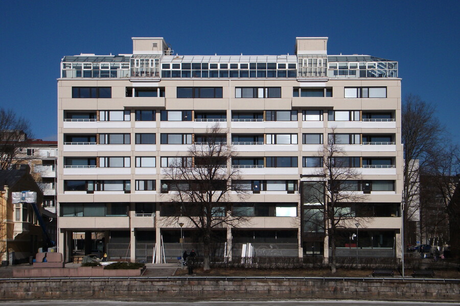 Läntinen rantakatu 25