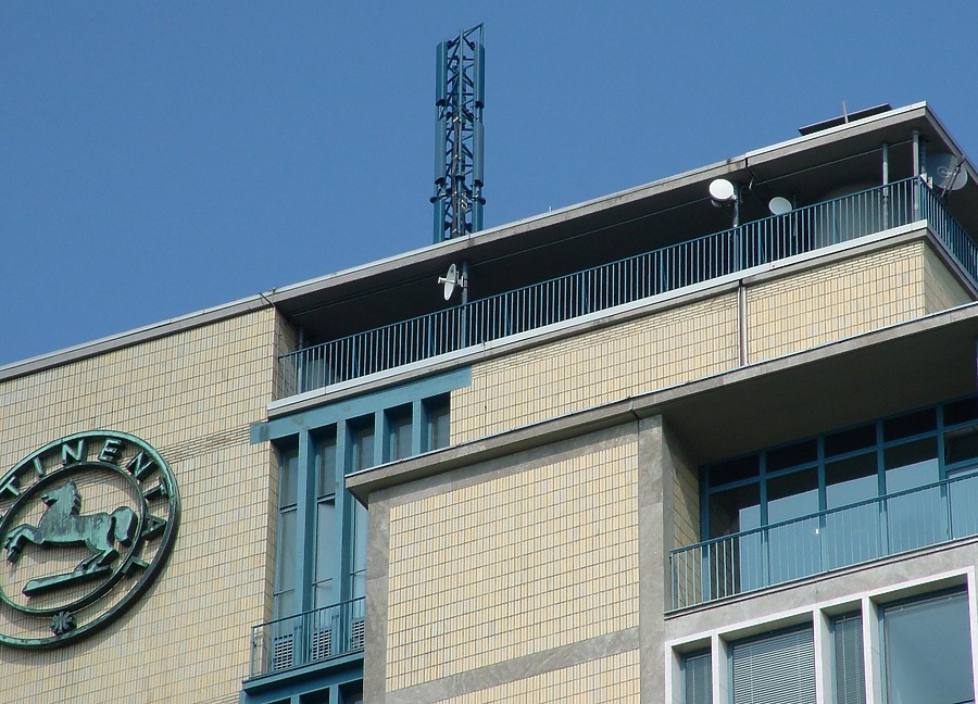 Conti-Hochhaus by Pedro Marcelino